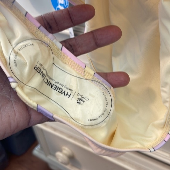 NWT Ladies Cupshe Belted Sash One Piece Swimsuit. - Picture 6 of 8